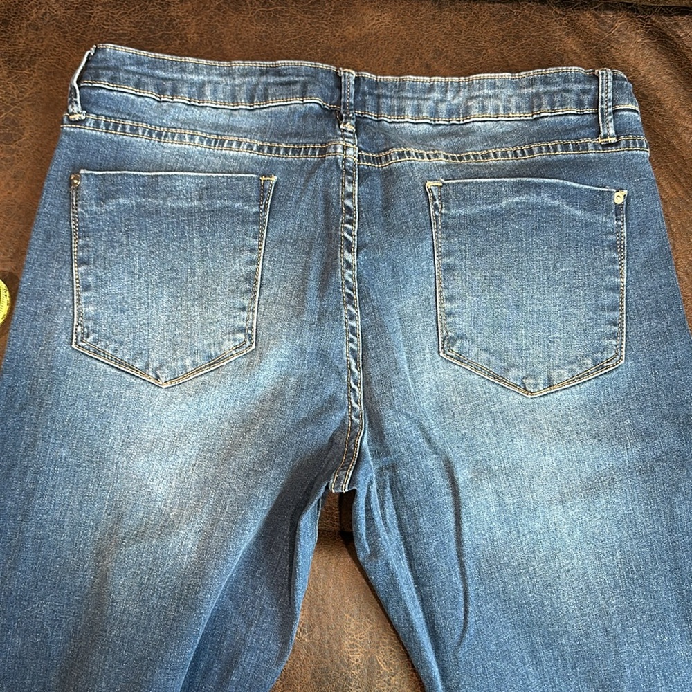 Button fly jeans - Picture 3 of 3